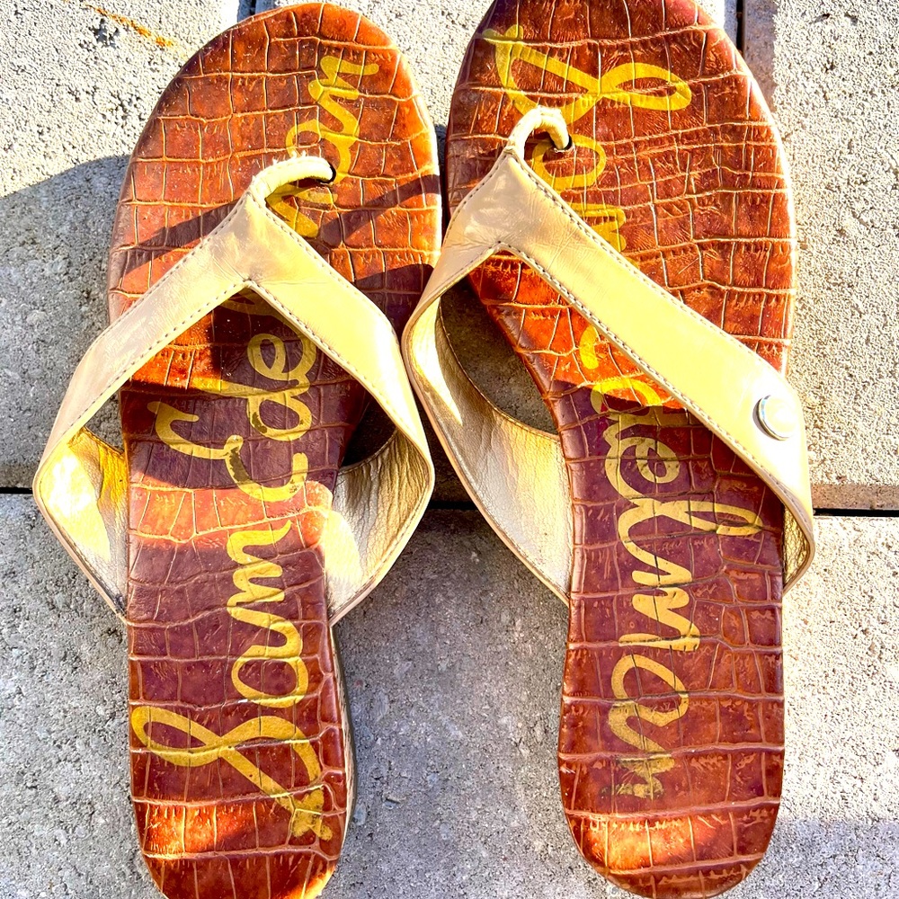 Sam and Libby leather-strapped flip-flops with cork sole. Size 7